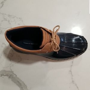 Tommy Hilfiger Women's Ankle Navy/ Wheat Duck Boots Size 8